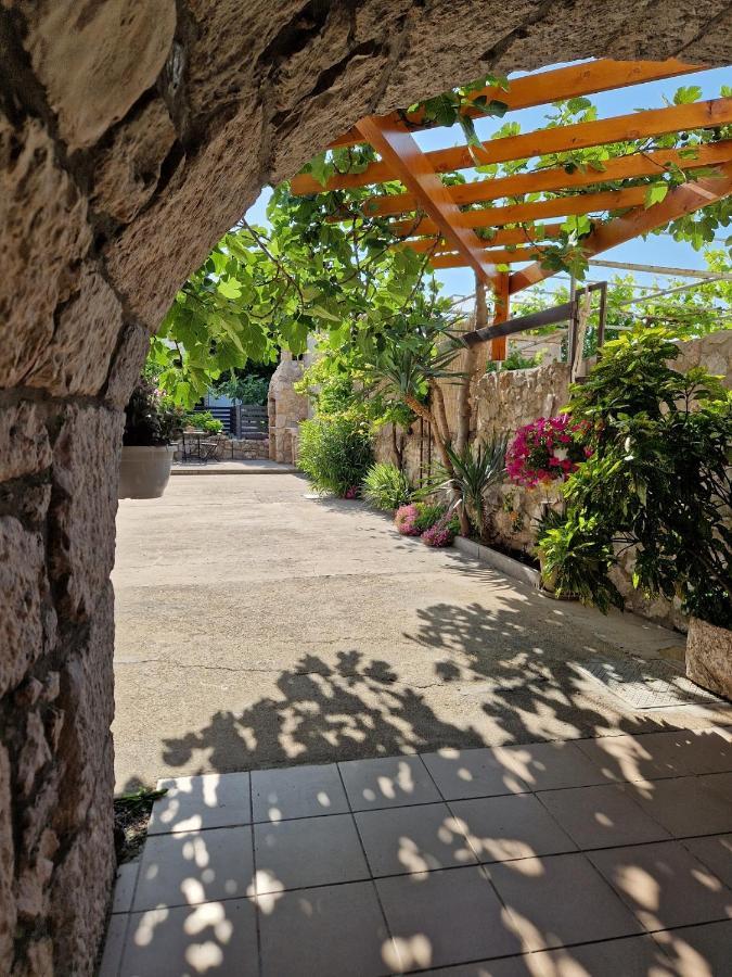Guest House Otto Punat Exterior foto